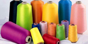 What kind of fabric is rayonne?  What are the characteristics of rayonne fabric?